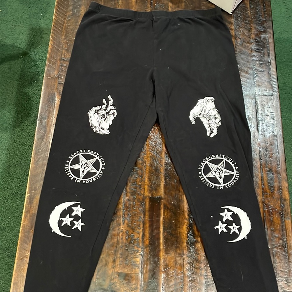 Blackcraft cult clothing severed hands graphic leggings XL